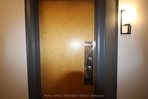 1703-4968 Yonge Street, North York, ON, M2N7G9 | Card Image