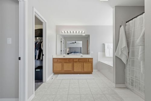 7804 Briarcliff Dr, Plainfield, IL, 60586-2847 | Card Image