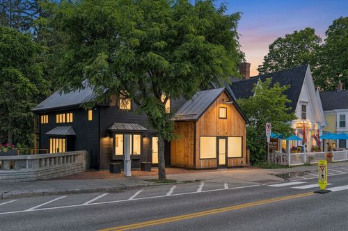 26 Central St, Woodstock, VT, 05091-1108 | Card Image