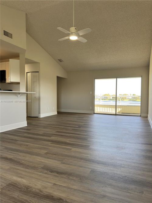 apt-204-3421 Nw 44th St, Lauderdale Lakes, FL, 33309-4273 | Card Image