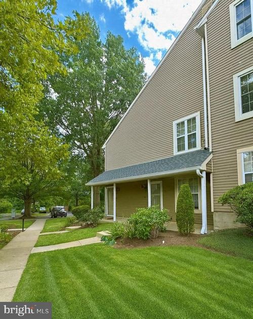 803 Society Pl, NEWTOWN, PA, 18940-3243 | Card Image