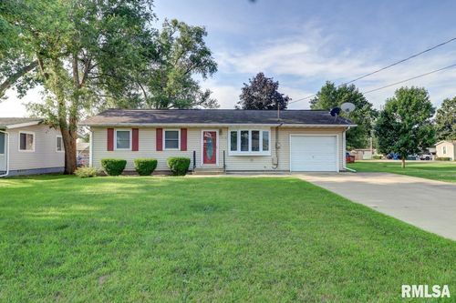 1615 8th St, Camanche, IA, 52730-1701 | Card Image