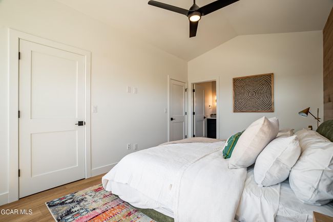 **Staged Photos of Bldg 1 (1058) | Image 23