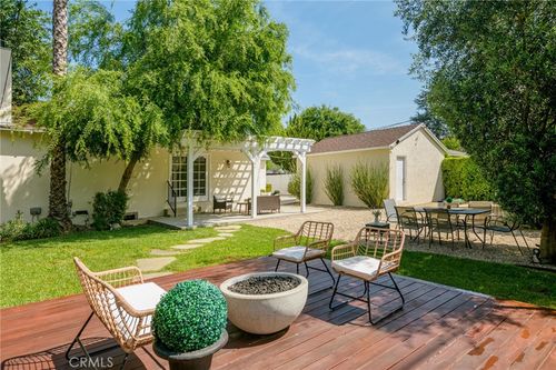 17256 Lemay St, Lake Balboa, CA, 91406-5430 | Card Image