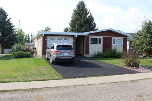 617 Centennial Avenue, Picture Butte, AB, T0K1V0 | Card Image