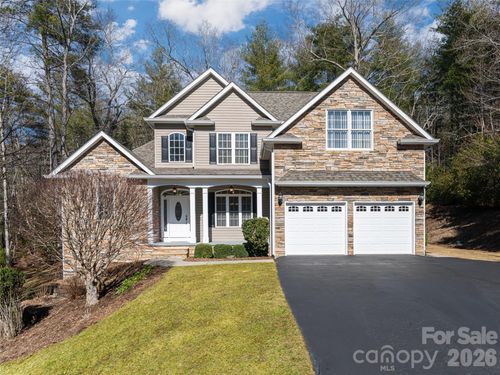 180 Kanuga Forest Dr, Hendersonville, NC, 28739-7348 | Card Image