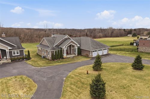 2901 Sleeth Rd, Commerce Township, MI, 48382-1757 | Card Image