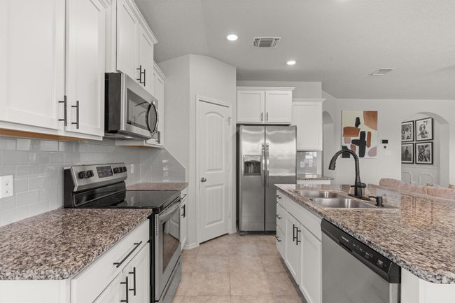 609 Ibis Falls Loop, House other with 3 bedrooms, 2 bathrooms and 4 parking in Jarrell TX | Image 10