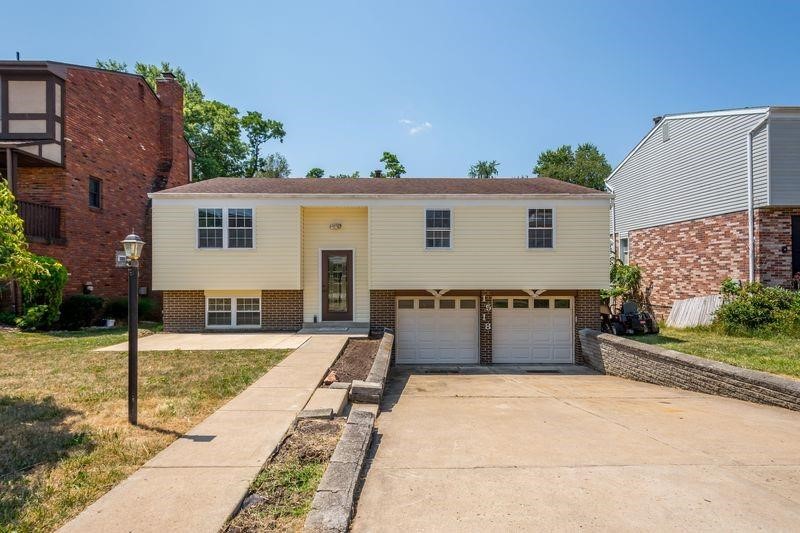 Annette Ave, South Park, PA 15129
