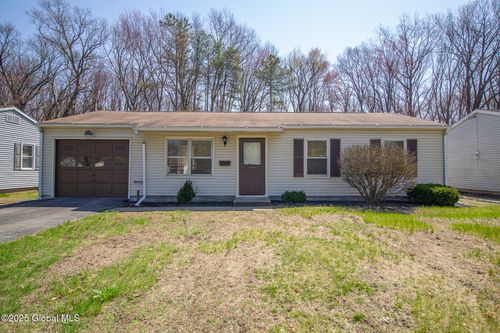 31 Mildred Ln, Latham, NY, 12110-3501 | Card Image