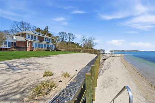 8908 Peconic Bay Blvd, Laurel, NY, 11948-1918 | Card Image