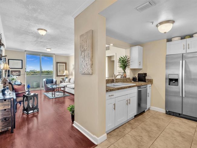 APT-506 - 2600 Sw 27 Th Ave, Condo with 2 bedrooms, 2 bathrooms and null parking in Miami FL | Image 6