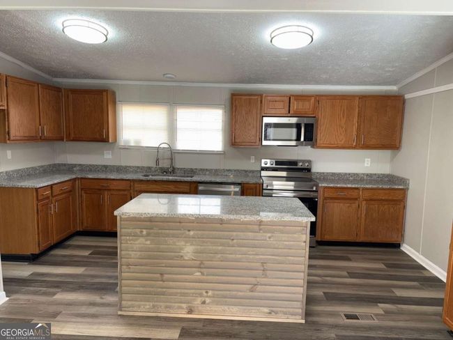 592 Jim David Rd, House other with 3 bedrooms, 2 bathrooms and 4 parking in Nicholson GA | Image 4