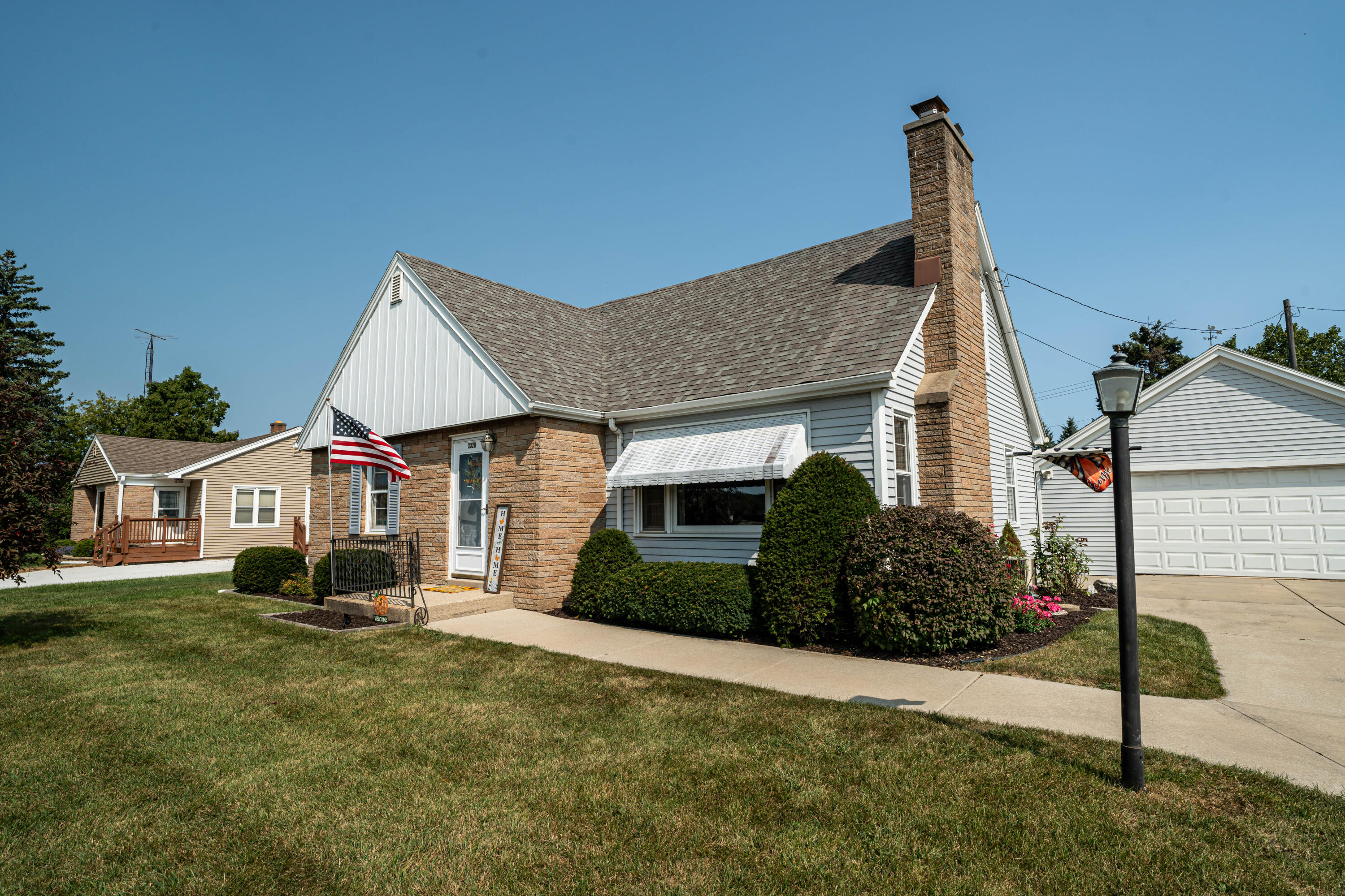 Rapids Dr, Racine, WI 53404