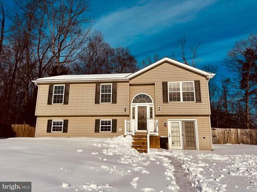 385 Longwood Dr, BUNKER HILL, WV, 25413-4058 | Card Image