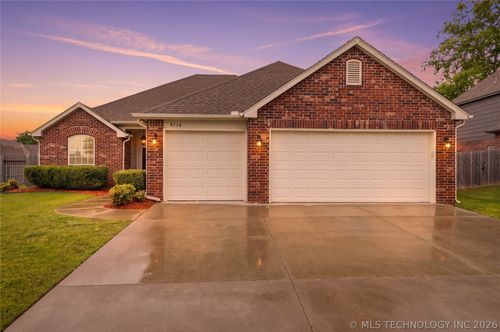 8116 Elder Ave, Broken Arrow, OK, 74011-8266 | Card Image