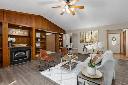 1530 Fairfax Dr, Canton, MI, 48188-1162 | Card Image