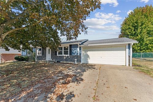 611 Alexander Ave, Monaca, PA, 15061-1657 | Card Image