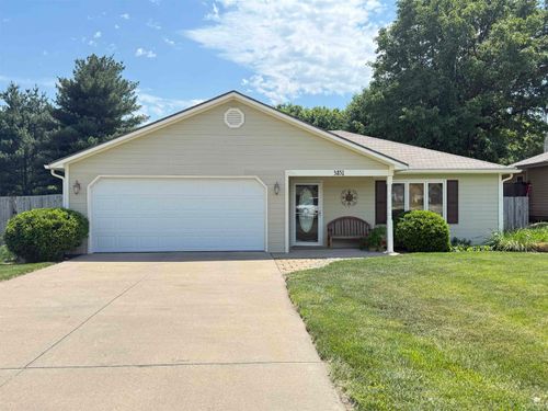 3851 Foxridge Dr, Manhattan, KS, 66502-8934 | Card Image