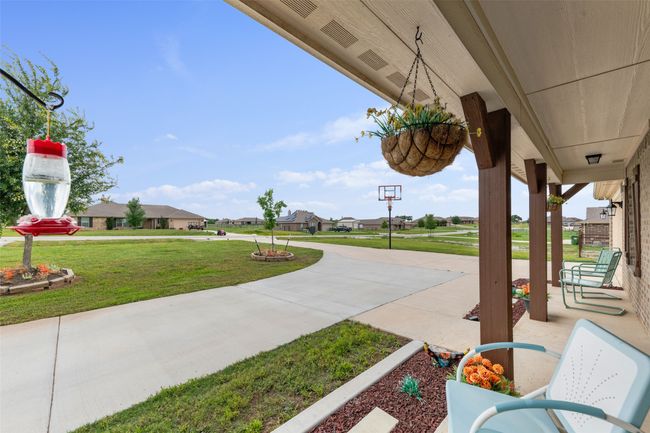 239 Springwood Ranch Loop, House other with 4 bedrooms, 2 bathrooms and null parking in Springtown TX | Image 5