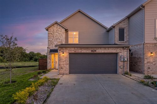 825 Premier Pkwy, Grand Prairie, TX, 75051 | Card Image