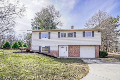 6985 Beechwood Avenue, Alliance, OH, 44601 | Card Image