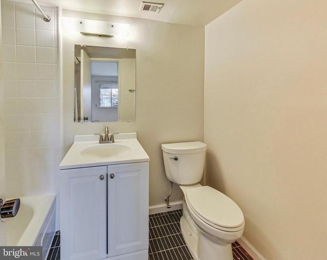 6-101 - 6 Monroe St, Condo with 2 bedrooms, 2 bathrooms and null parking in ROCKVILLE MD | Image 14