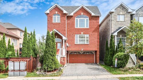 247 Knapton Dr, Newmarket, ON, L3X3B7 | Card Image
