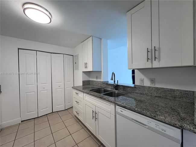 APT-2104 - 1250 S Miami Ave, Condo with 2 bedrooms, 2 bathrooms and null parking in Miami FL | Image 7