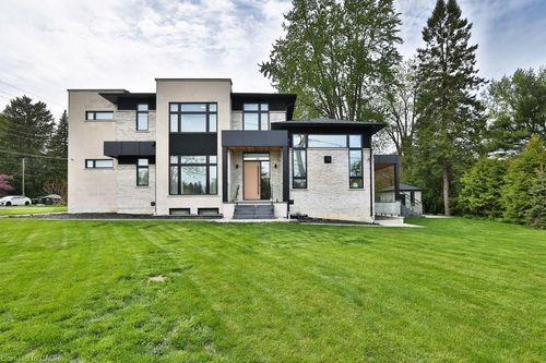 1143 Kane Rd, Mississauga, ON, L5H2M2 | Card Image