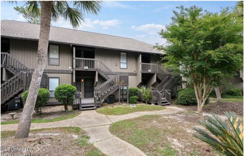 106 Lanai Vlg, Diamondhead, MS, 39525-3453 | Card Image