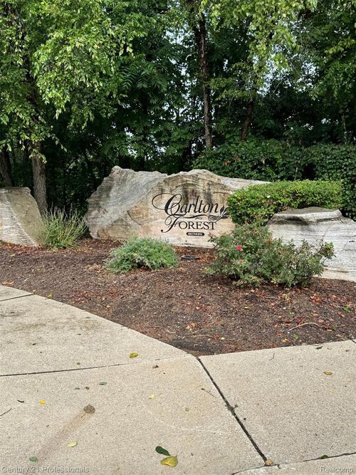 28067 Carlton Way Dr, Novi, MI, 48377-2632 | Card Image