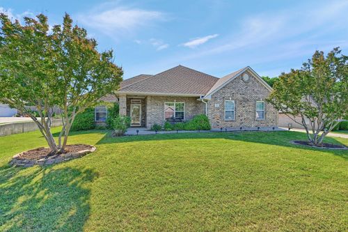 113 Ginger Dr, Pottsboro, TX, 75076-7049 | Card Image