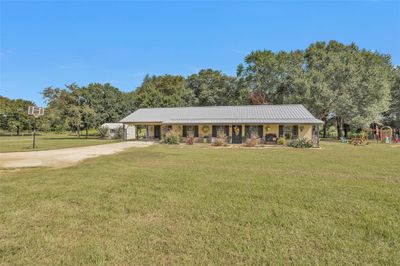 9079 County Road 120, House other with 3 bedrooms, 2 bathrooms and null parking in Centerville TX | Image 3