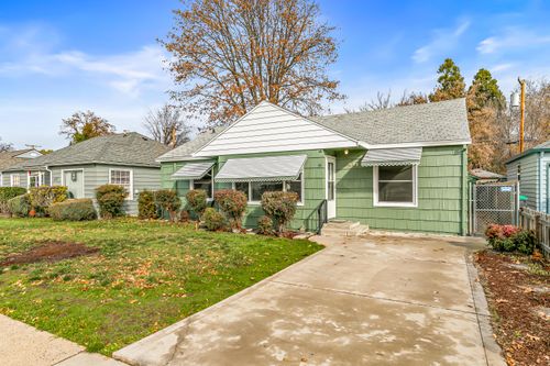 641 S Ivy St, Medford, OR, 97501-3516 | Card Image