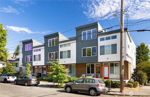 521 Nw 70th St, Seattle, WA, 98117-5046 | Card Image