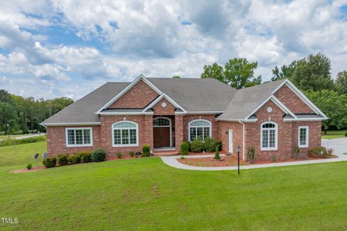 207 Apple St, South Hill, VA, 23970-1230 | Card Image