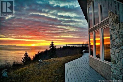 422 Fundy Dr, Wilsons Beach, NB, E5E1X2 | Card Image