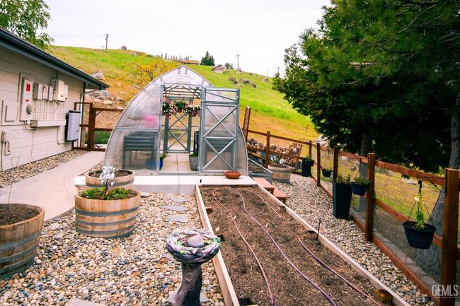 26700 Skyline Dr, House other with 3 bedrooms, 3 bathrooms and null parking in Tehachapi CA | Image 42