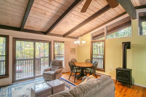 179 Forest Ridge Dr, Hawley, PA, 18428-4002 | Card Image