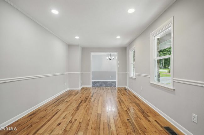 living room | Image 21