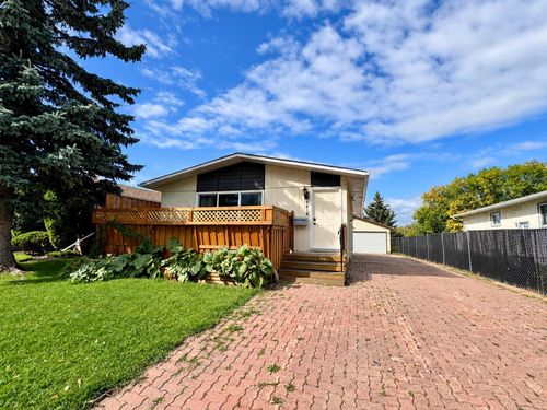 9418 80 Ave, Grande Prairie, AB, T8V5J4 | Card Image