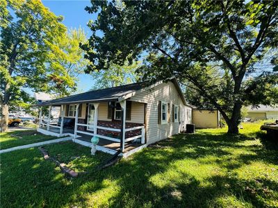 307 S Maple Street, House other with 4 bedrooms, 2 bathrooms and null parking in Gallatin MO | Image 2