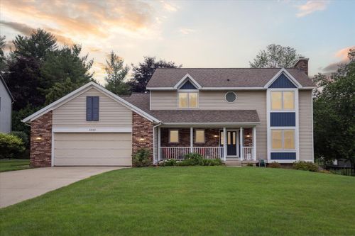 4949 Chableau Dr Sw, Wyoming, MI, 49519-6518 | Card Image