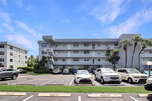 3c-110 Royal Park Dr, Oakland Park, FL, 33309 | Card Image