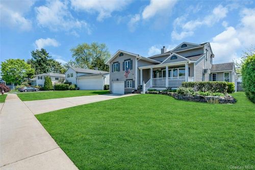 35 Peachtree Ln, Hicksville, NY, 11801-1649 | Card Image
