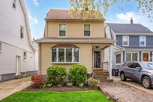 88-68 Commonwealth Blvd, Bellerose, NY, 11426-1535 | Card Image