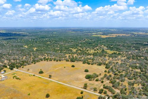 2774 County Road 320, Floresville, TX, 78114 | Card Image