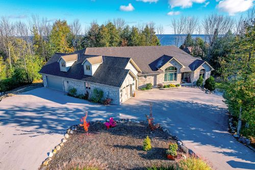 135 Algonquin Dr, Meaford, ON, N4L0A7 | Card Image