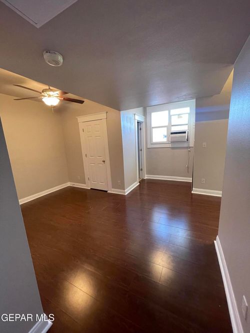 521 W Missouri Ave, El Paso, TX, 79901-1007 | Card Image